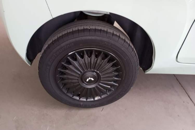 Used Wuling Hongguang MINIEV 2022 Macaron Fashion Edition Lithium-Nickel-Cobalt-Alpha-oxide Right Rear Wheel Hub