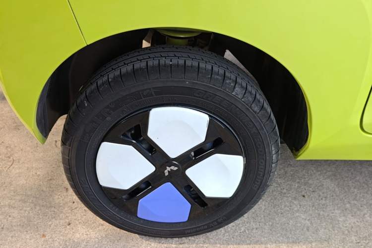 Used Wuling Hongguang MINIEV 2022 Macaron-Color Edition Lithium Iron Phosphate Right Rear Wheel Hub