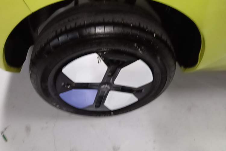 Used Wuling Hongguang MINIEV 2022 Macaron-Color Edition Lithium Iron Phosphate Right Rear Wheel Hub