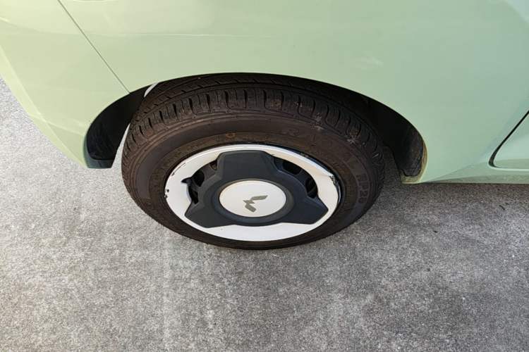 Used Wuling Hongguang MINIEV 2022 Macaron Premium Model – Lithium Iron Phosphate Right Rear Wheel Hub