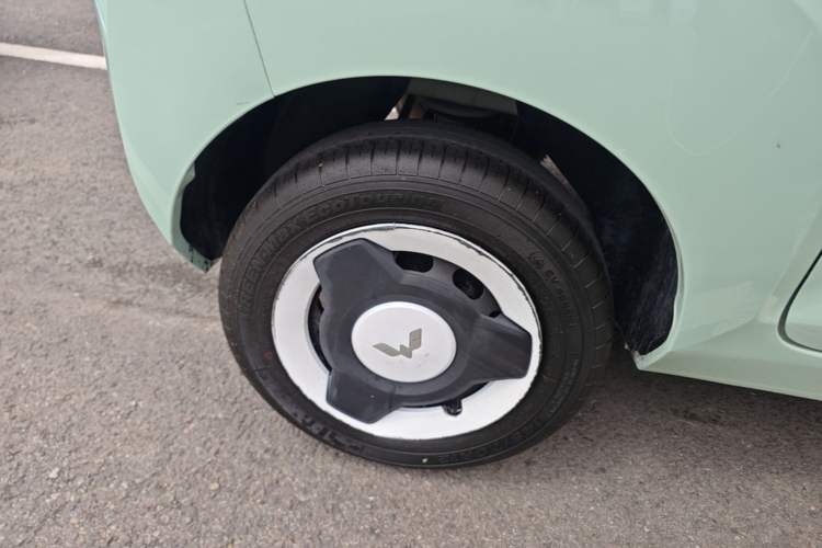 Used Wuling Hongguang MINIEV 2022 Macaron Premium Model – Lithium Iron Phosphate Right Rear Wheel Hub