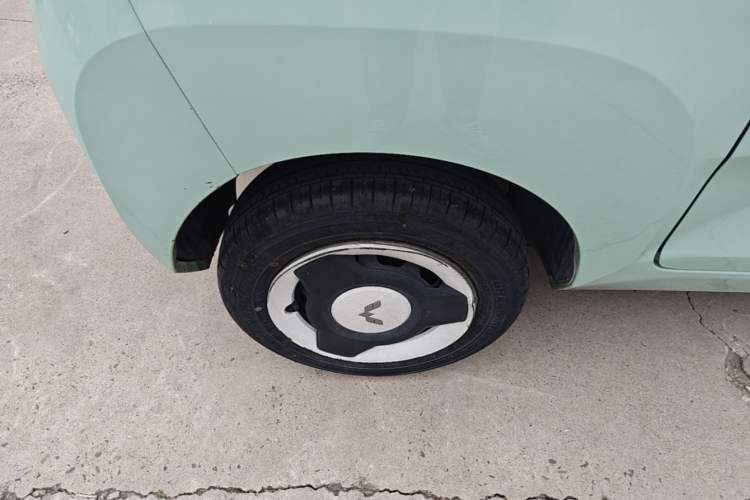 Used Wuling Hongguang MINIEV 2022 Macaron Premium Model – Lithium Iron Phosphate Right Rear Wheel Hub