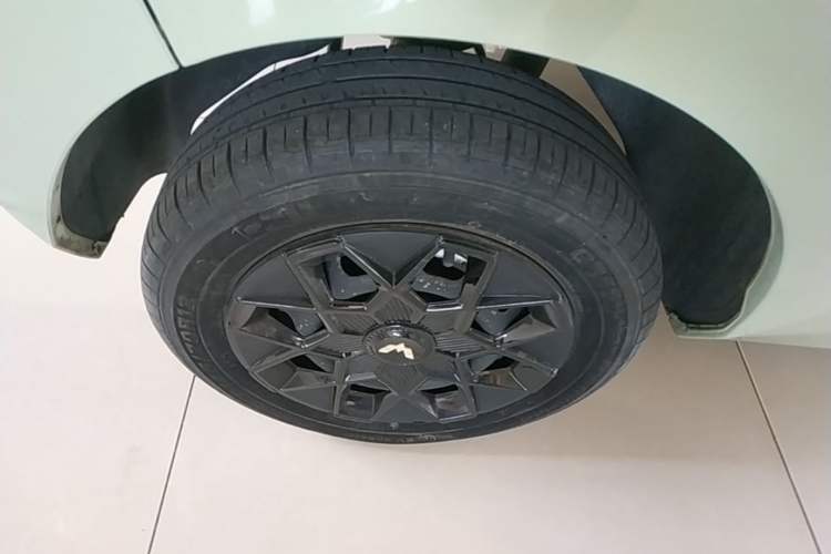 Used Wuling Hongguang MINIEV 2022 Macaron Premium Model – Lithium Iron Phosphate Right Rear Wheel Hub
