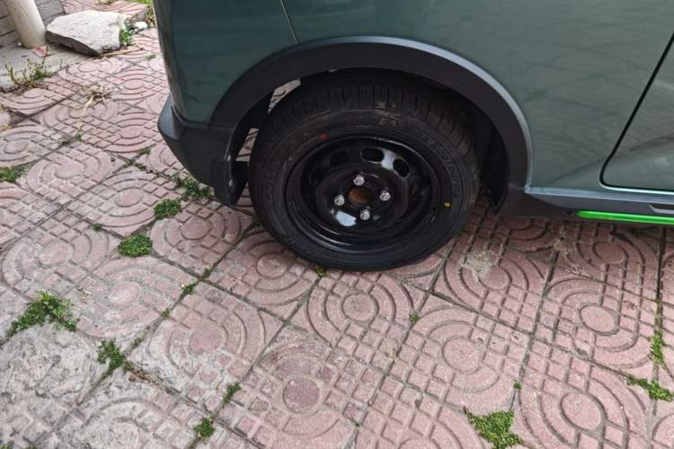 Used Wuling Hongguang MINIEV 2022 GAMEBOY 300km Enthusiast Model with Lithium Iron Phosphate Right Rear Wheel Hub