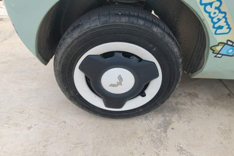 Used Wuling Hongguang MINIEV 2022 Macaron Premium Model – Lithium Iron Phosphate Right Rear Wheel Hub