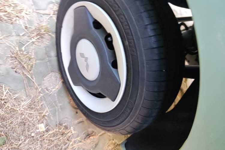 Used Wuling Hongguang MINIEV 2022 Macaron Premium Model – Lithium Iron Phosphate Right Rear Wheel Hub
