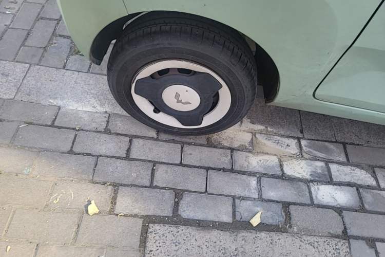 Used Wuling Hongguang MINIEV 2022 Enjoy Edition Lithium Iron Phosphate Right Rear Wheel Hub
