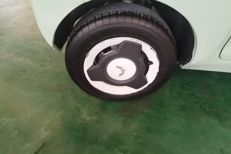 Used Wuling Hongguang MINIEV 2022 Macaron Premium Model – Lithium Iron Phosphate Right Rear Wheel Hub