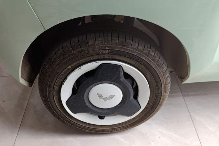 Used Wuling Hongguang MINIEV 2022 Macaron Premium Model – Lithium Iron Phosphate Right Rear Wheel Hub