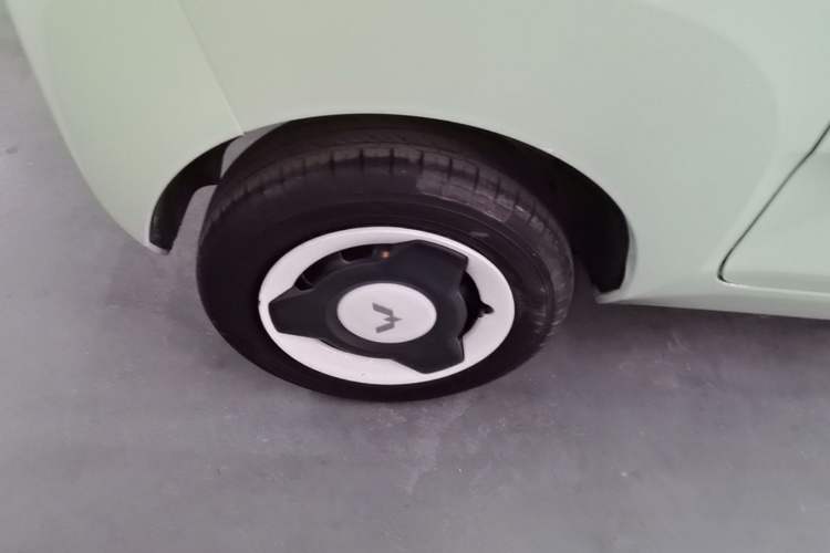 Used Wuling Hongguang MINIEV 2022 Macaron Premium Model – Lithium Iron Phosphate Right Rear Wheel Hub