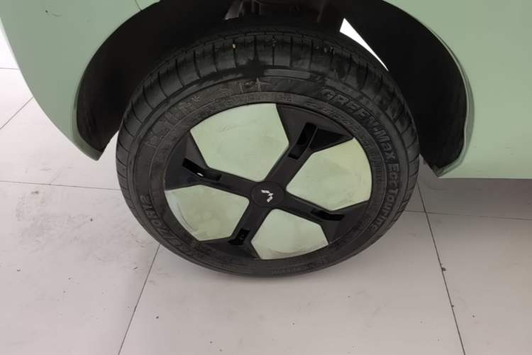 Used Wuling Hongguang MINIEV 2022 Macaron Premium Model – Lithium Iron Phosphate Right Rear Wheel Hub