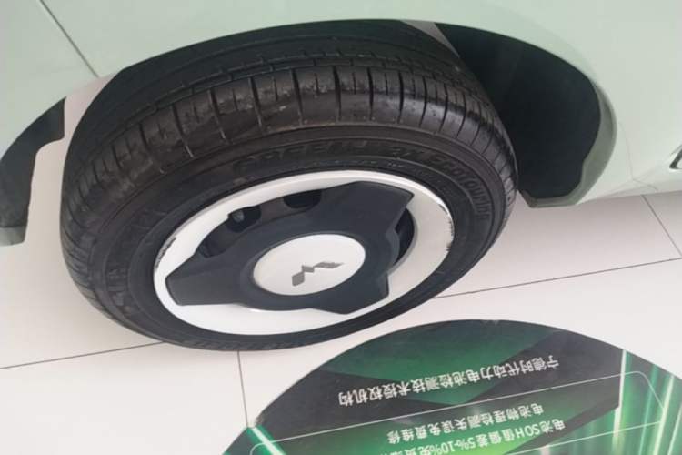 Used Wuling Hongguang MINIEV 2022 Macaron Premium Model – Lithium Iron Phosphate Right Rear Wheel Hub