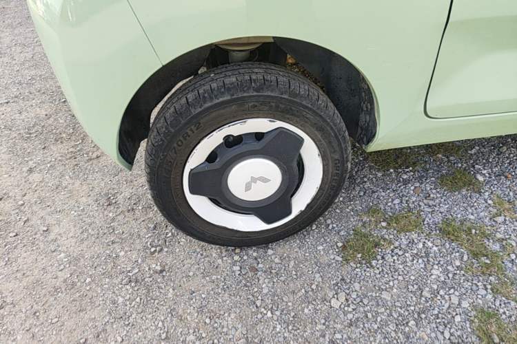 Used Wuling Hongguang MINIEV 2022 Macaron Premium Model – Lithium Iron Phosphate Right Rear Wheel Hub