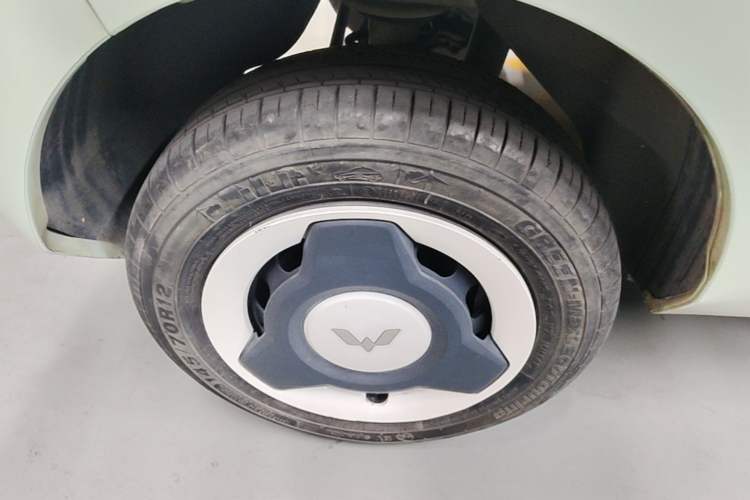 Used Wuling Hongguang MINIEV 2022 Macaron Premium Model – Lithium Iron Phosphate Right Rear Wheel Hub