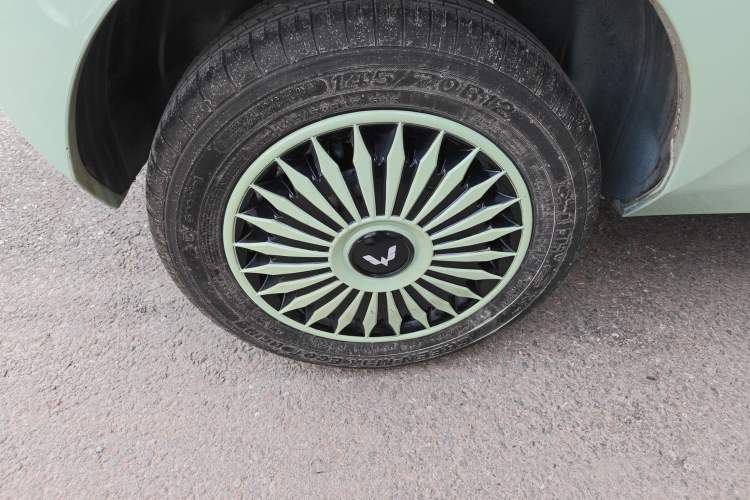 Used Wuling Hongguang MINIEV 2022 Macaron Premium Model – Lithium Iron Phosphate Right Rear Wheel Hub