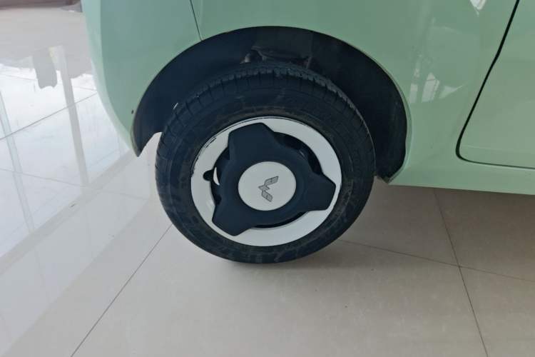 Used Wuling Hongguang MINIEV 2022 Macaron Premium Model – Lithium Iron Phosphate Right Rear Wheel Hub