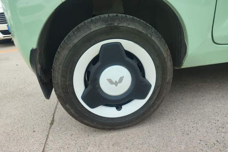 Used Wuling Hongguang MINIEV 2022 Macaron Premium Model – Lithium Iron Phosphate Right Rear Wheel Hub