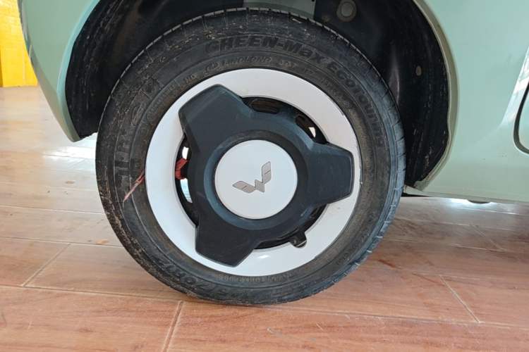 Used Wuling Hongguang MINIEV 2022 Macaron Premium Model – Lithium Iron Phosphate Right Rear Wheel Hub