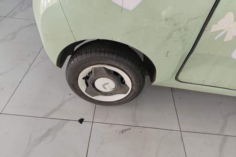 Used Wuling Hongguang MINIEV 2022 Macaron Premium Model – Lithium Iron Phosphate Right Rear Wheel Hub
