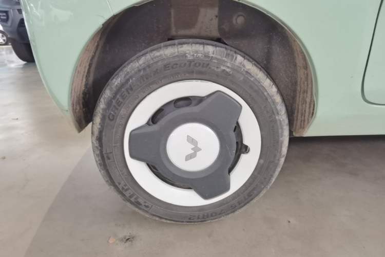 Used Wuling Hongguang MINIEV 2022 Macaron Premium Model – Lithium Iron Phosphate Right Rear Wheel Hub