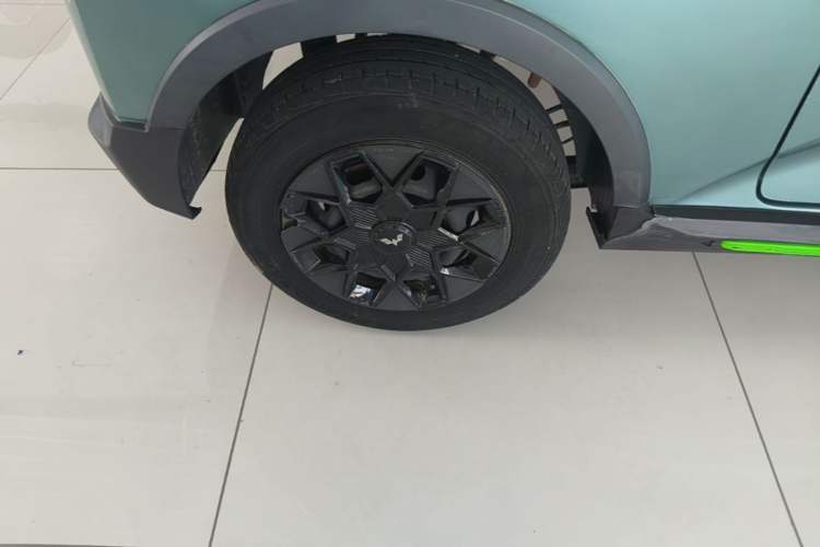 Used Wuling Hongguang MINIEV 2022 GAMEBOY 200km Gaming Edition with Lithium Iron Phosphate Right Rear Wheel Hub