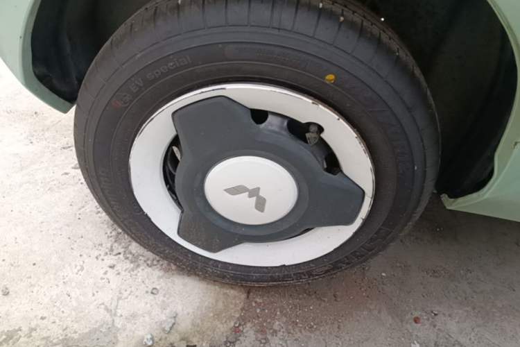 Used Wuling Hongguang MINIEV 2022 Macaron Premium Model – Lithium Iron Phosphate Right Rear Wheel Hub