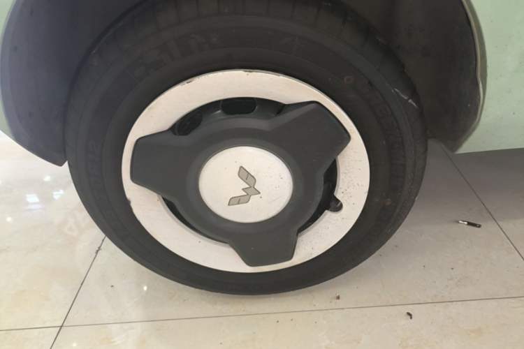 Used Wuling Hongguang MINIEV 2022 Macaron Premium Model – Lithium Iron Phosphate Right Rear Wheel Hub