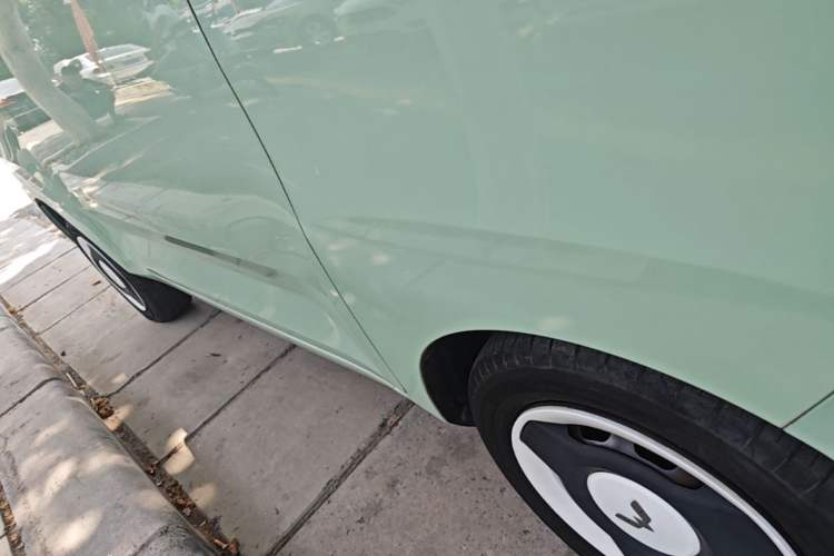 Used Wuling Hongguang MINIEV 2022 Macaron Premium Model – Lithium Iron Phosphate Right Side Sill