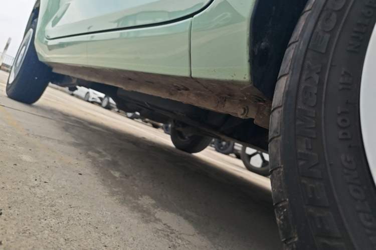 Used Wuling Hongguang MINIEV 2022 Macaron Fashion Model Lithium Iron Phosphate Right Side Sill