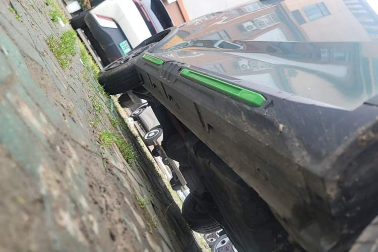Used Wuling Hongguang MINIEV 2022 GAMEBOY 200km Gaming Edition with Lithium Iron Phosphate Right Side Sill