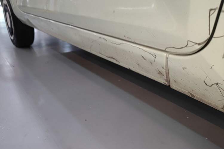 Used Wuling Hongguang MINIEV 2022 Macaron Premium Model – Lithium Ternary Battery Right Side Sill