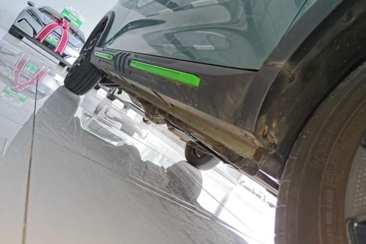 Used Wuling Hongguang MINIEV 2022 GAMEBOY 200km Play Edition with Lithium Iron Phosphate Right Side Sill
