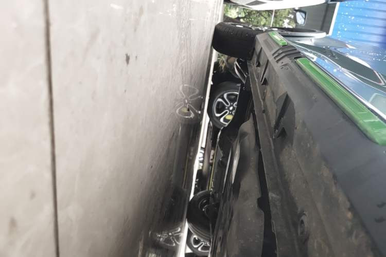 Used Wuling Hongguang MINIEV 2022 GAMEBOY 300km Enthusiast Model with Lithium Iron Phosphate Right Side Sill
