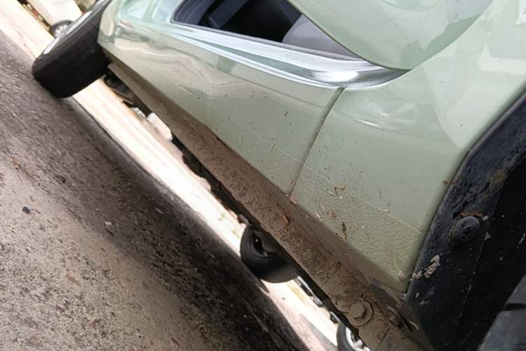 Used Wuling Hongguang MINIEV 2022 Macaron Premium Model – Lithium Iron Phosphate Right Side Sill