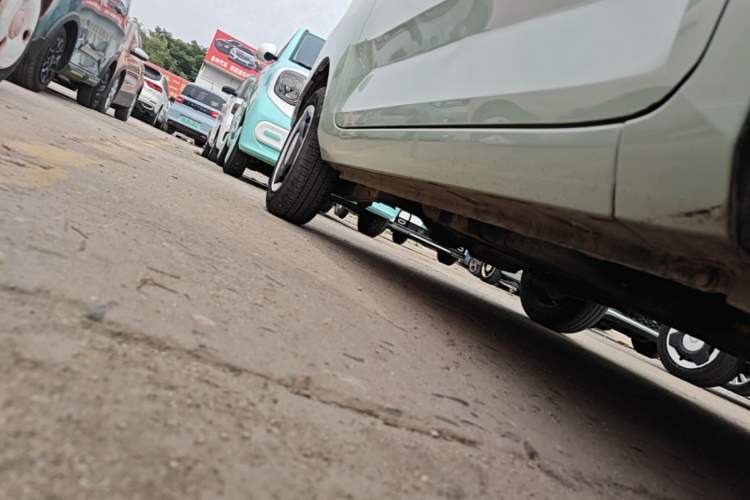 Used Wuling Hongguang MINIEV 2022 Macaron Premium Model – Lithium Iron Phosphate Right Side Sill
