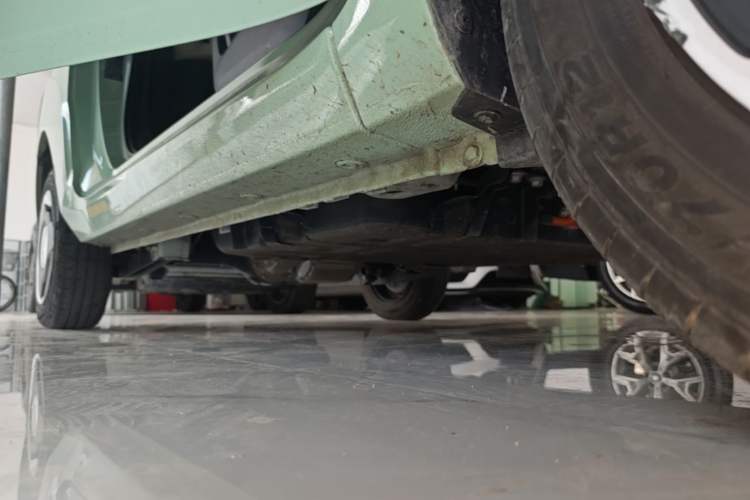 Used Wuling Hongguang MINIEV 2022 Macaron Premium Model – Lithium Iron Phosphate Right Side Sill