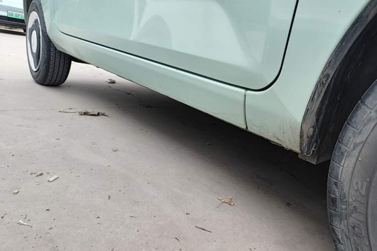 Used Wuling Hongguang MINIEV 2022 Macaron Premium Model – Lithium Iron Phosphate Right Side Sill