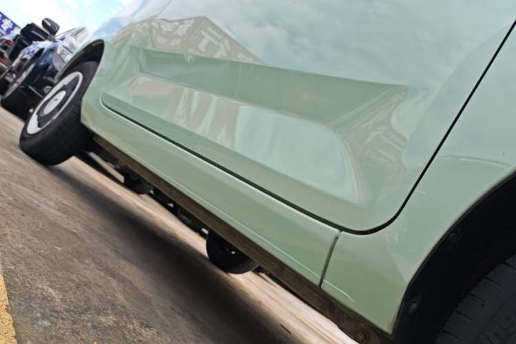 Used Wuling Hongguang MINIEV 2022 Macaron Fashion Model Lithium Iron Phosphate Right Side Sill