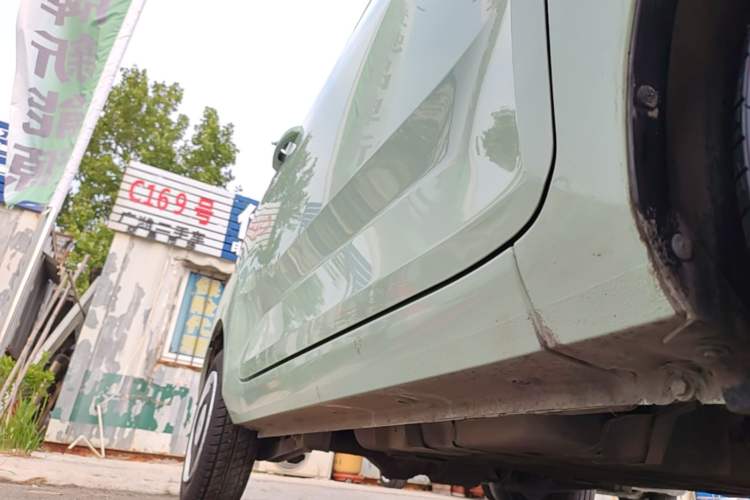 Used Wuling Hongguang MINIEV 2022 Macaron Premium Model – Lithium Iron Phosphate Right Side Sill