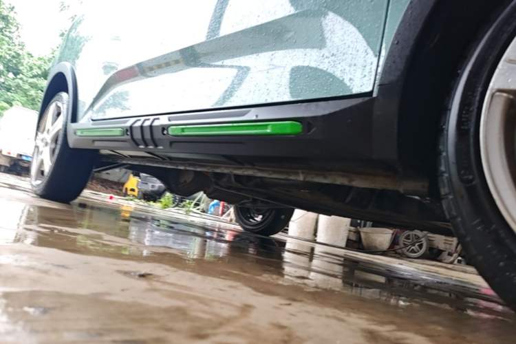 Used Wuling Hongguang MINIEV 2022 GAMEBOY 200km Gaming Edition with Lithium Iron Phosphate Right Side Sill
