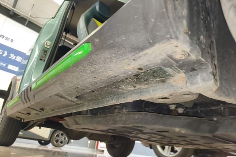 Used Wuling Hongguang MINIEV 2022 GAMEBOY 200km Gaming Edition with Lithium Iron Phosphate Right Side Sill