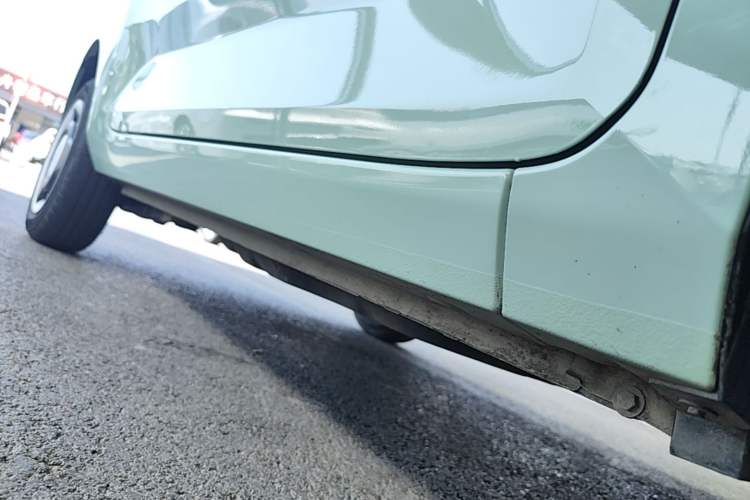 Used Wuling Hongguang MINIEV 2022 Macaron Premium Model – Lithium Iron Phosphate Right Side Sill