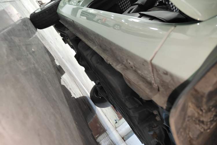 Used Wuling Hongguang MINIEV 2022 Macaron Premium Model – Lithium Iron Phosphate Right Side Sill