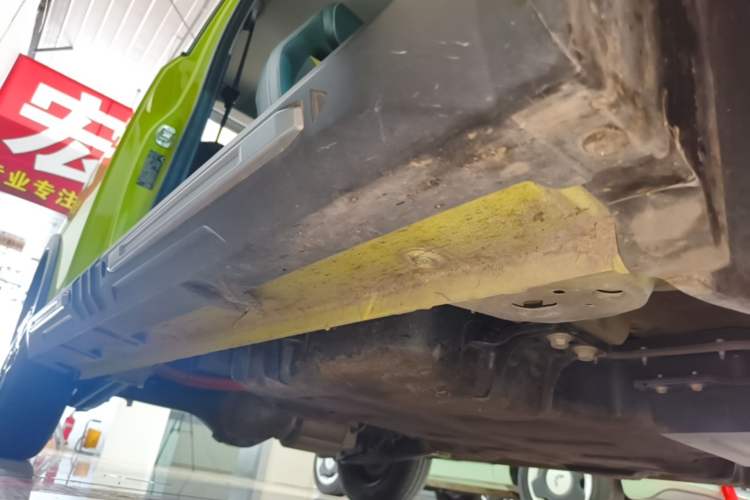 Used Wuling Hongguang MINIEV 2022 GAMEBOY 200km Gaming Edition with Lithium Iron Phosphate Right Side Sill