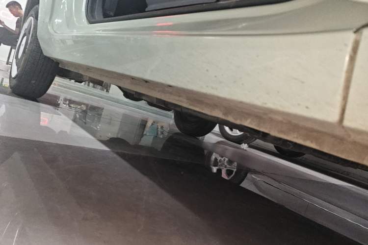 Used Wuling Hongguang MINIEV 2022 Macaron Premium Model – Lithium Iron Phosphate Right Side Sill