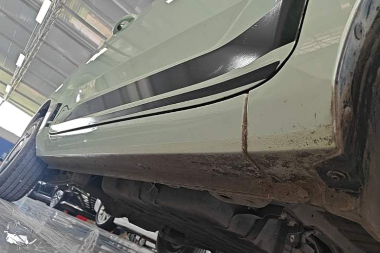 Used Wuling Hongguang MINIEV 2022 Macaron Premium Model – Lithium Iron Phosphate Right Side Sill