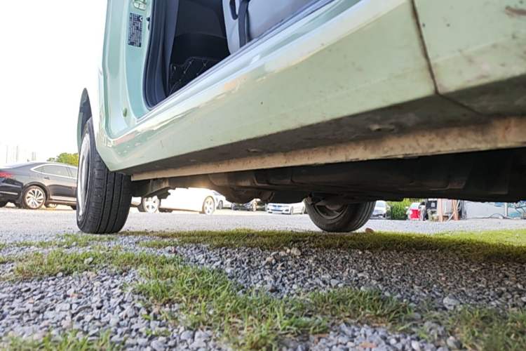 Used Wuling Hongguang MINIEV 2022 Macaron Premium Model – Lithium Iron Phosphate Right Side Sill