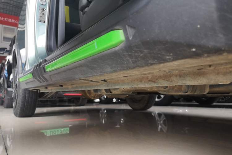 Used Wuling Hongguang MINIEV 2022 GAMEBOY 200km Play Edition with Lithium Iron Phosphate Right Side Sill