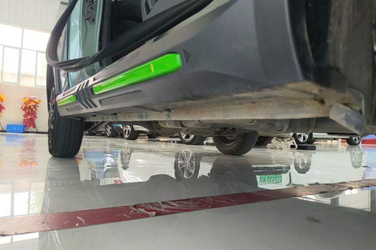 Used Wuling Hongguang MINIEV 2022 GAMEBOY 200km Gaming Edition with Lithium Iron Phosphate Right Side Sill