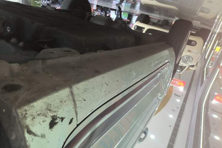 Used Wuling Hongguang MINIEV 2022 Macaron Premium Model – Lithium Iron Phosphate Right Side Sill